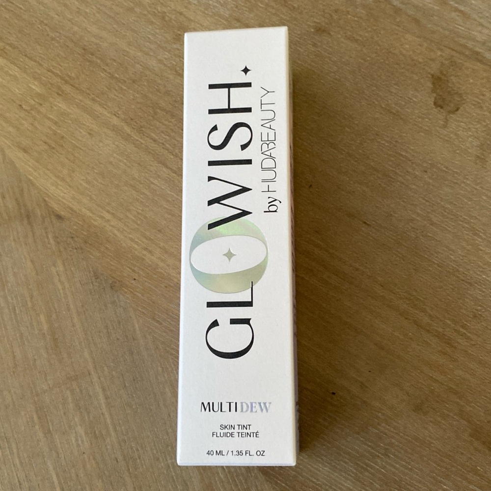 Brand new, Hudabeauty glowing skin tint